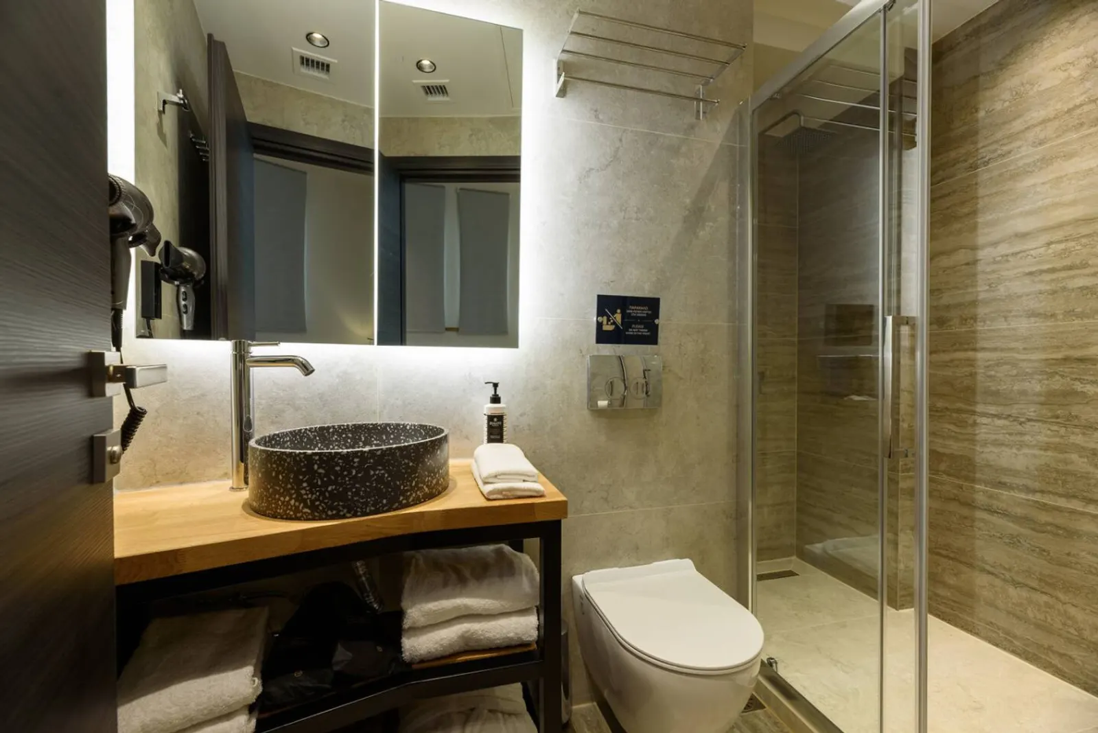 A1-Deluxe Queen Studio interior, photo 3